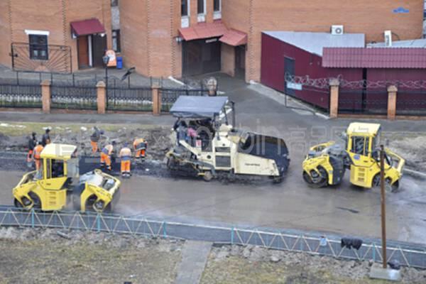 道路维修专用设备.推土机、沥青喷砂